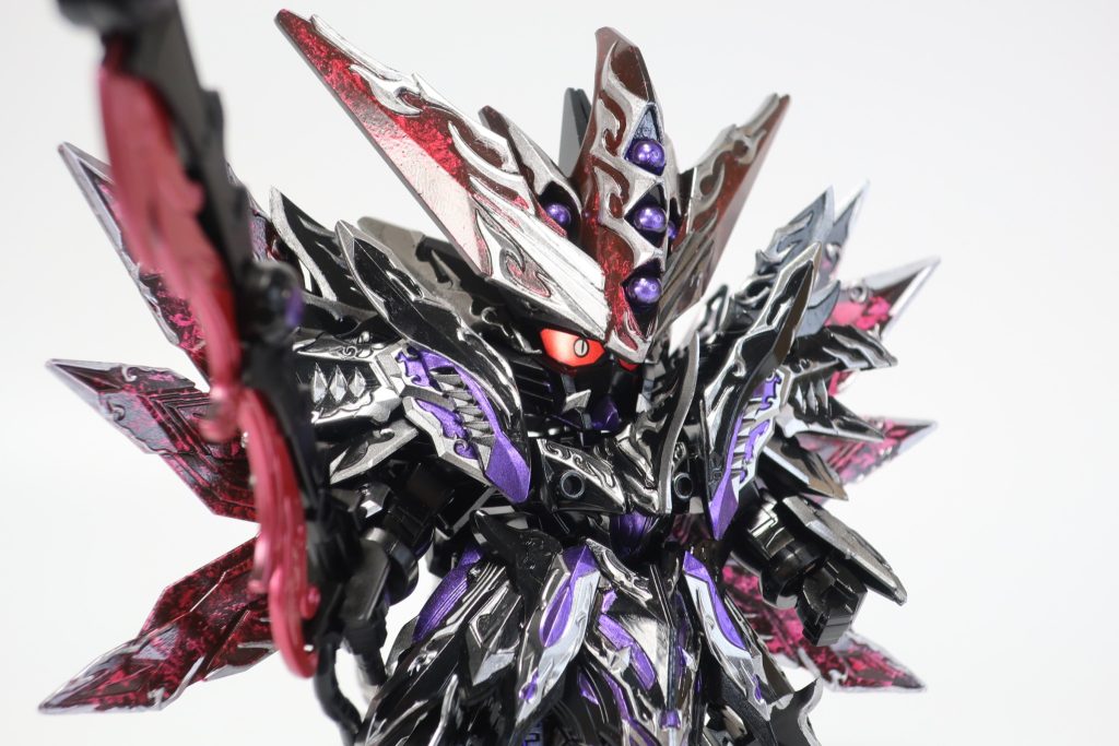 とにかく色が細かくて目が疲れた！今回すごく久しぶりに水性ホビーカラーを使いましたが、リニューアルして格段に使いやすくなってて驚きました。はみ出してもマジックリンで落とせるので、今後は水性塗料も併用すればプラモ生活が快適になりそう！