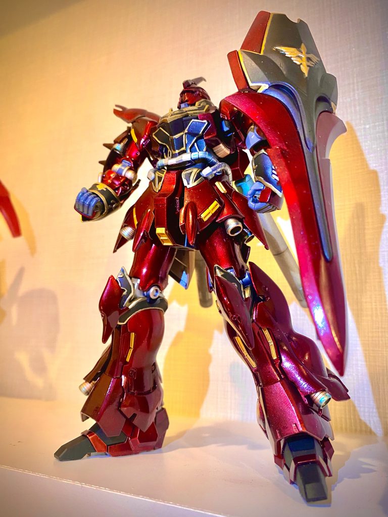 作った当初はクリアレッドではなくクリアダークレッドにして失敗したと思っていたので写真を加工していました。今になって暗めの色で渋くて気に入ってます。