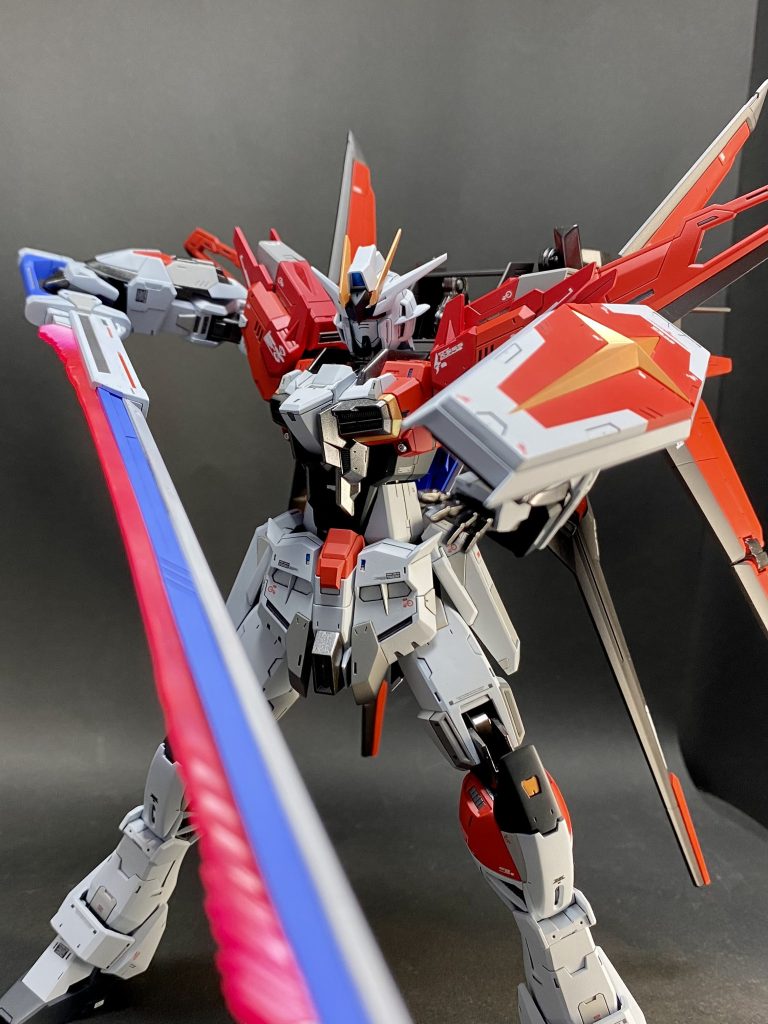 あとはとにかく白色部分をマスキングで塗り分けました。