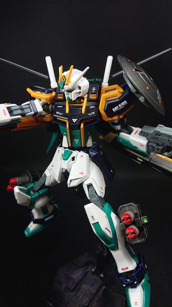 部分塗装にタミヤのエナメル塗料・ロイヤルブルー・フラットブラック・フラットレッドMr.メタリックカラーGX・メタルイエロー・メタルイエローグリーン