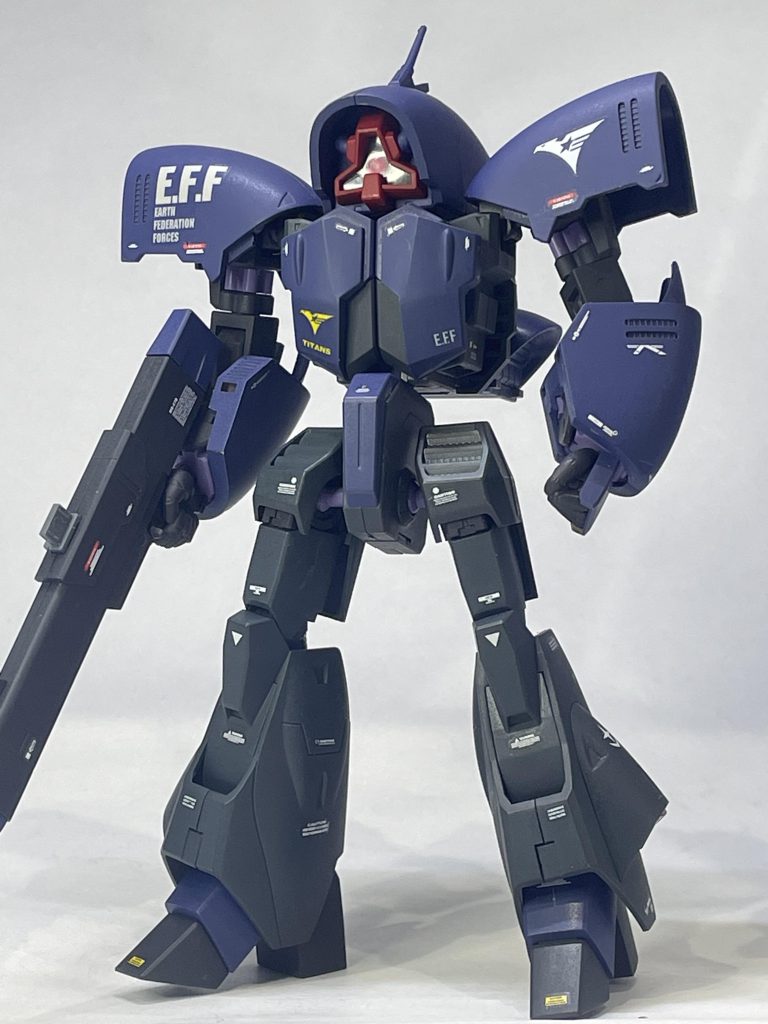 HG アッシマー。ティターンズカラーに全塗装…といいたいところですが関節部分など一部ABSパーツは部分塗装になります。