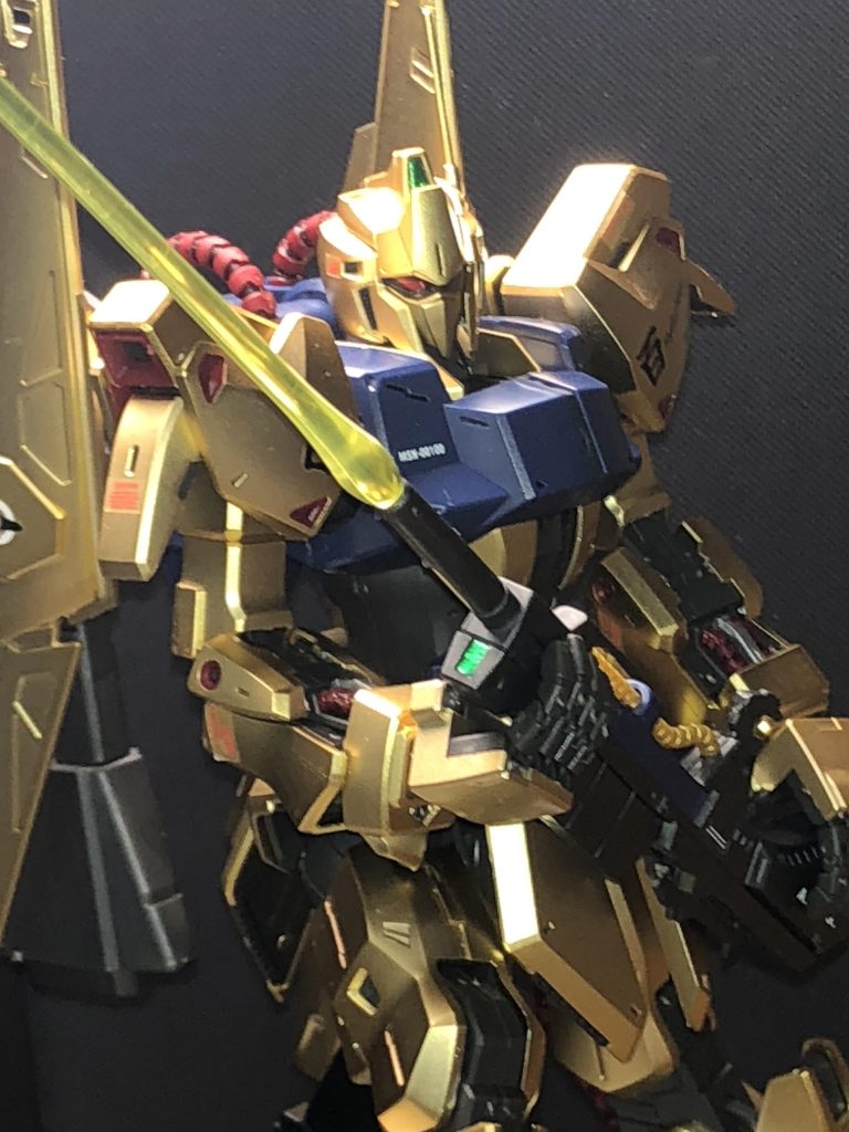 少し緩いですがZZでジュドーが見せたロングビームサーベル形態も再現してみました。