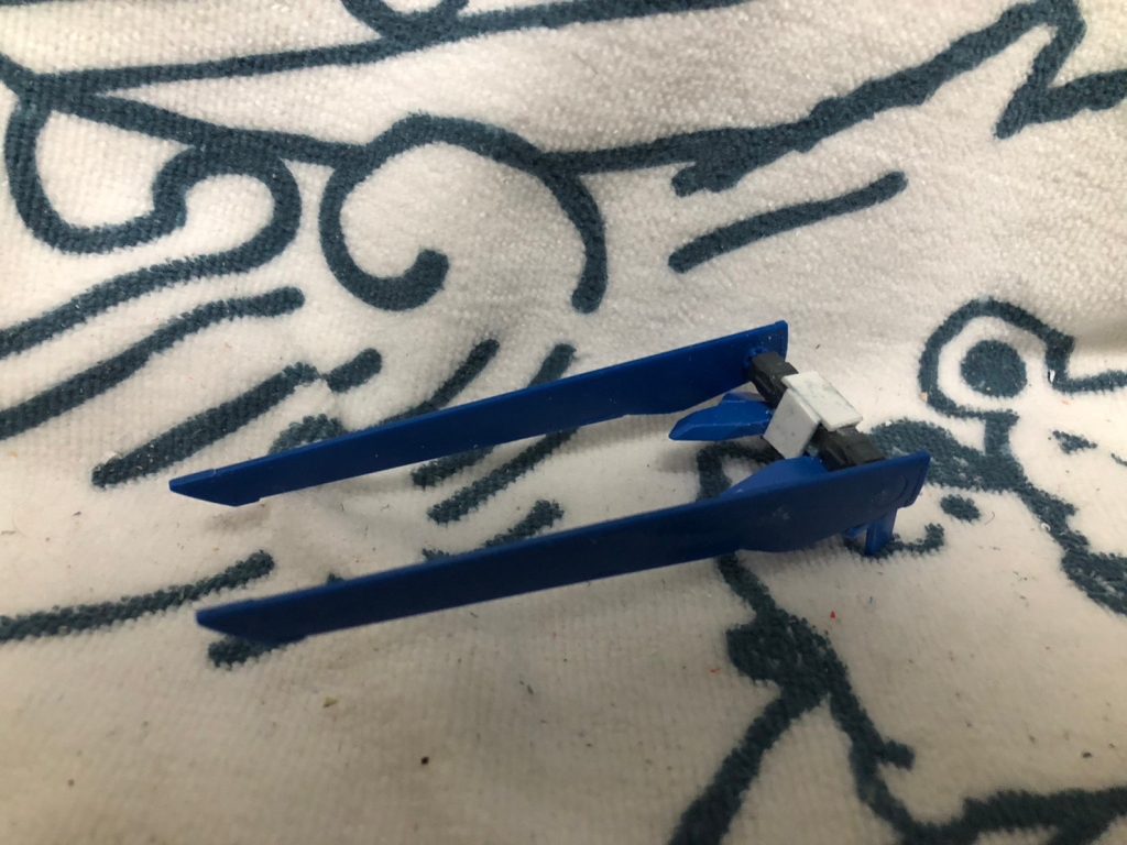 腰部のスラスターだが，バトルアームズのパーツにドラッツェのスラスターを使いミキシング！←おそらくギガン自作時に余ったと思われるパーツ。