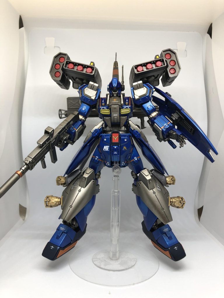 目指したのは最強のカスタム量産機。HGUCのνガンダムとのプチミキシングになります。