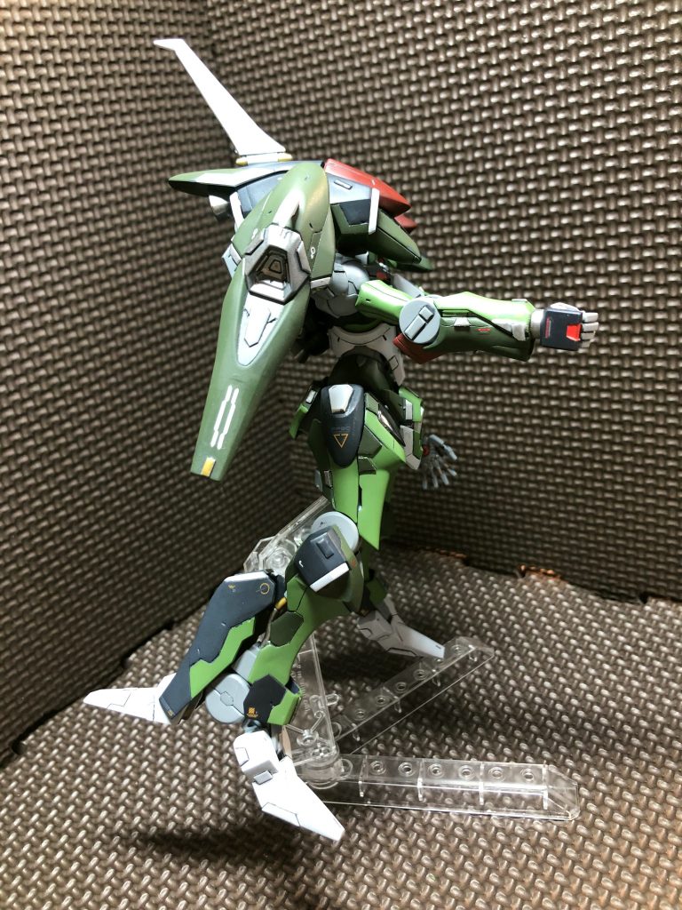 腕のかんせつや、太腿周りは、寂しい感じがしたので、ここもディテールアップしています。