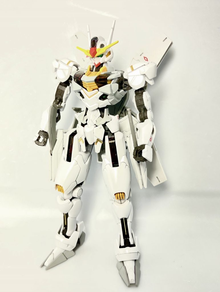 腕部装備は太ももに携帯が可能。