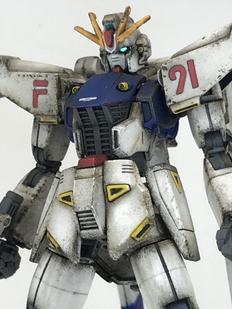 黄色部分はマーカー塗装かな？肩のF91の文字はもちろん付属のシールです🙄付属のシールを使用しても、つや消しと汚しでシールとぱっと見わからんので…やはりウェザリングはお手抜きモデラーの強い味方ですな😊ってかこのキット…小さい…スーパーミニプラのレイズナーかよ！って感じ…あ…この時期は仕事が忙しく…プラモを作る時間がなかなか作れません😨ですのでショボい旧作とモーメント投稿がメインになると思いますが…お付き合い頂けますと幸いです🙇と言いつつ古い方のザウォートがAmazonで安くなってたので先日ポチってしまった…※人気作品ページ検証の為、私がほぼ毎回つけているタグ「ウェザリング」「無塗装」「成形色」「お手軽」「簡単仕上げ」を今回は付けていません…検証終了後に改めて付けようと思いますさてどうなるか🙄（笑）
