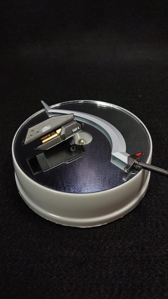 元々、機動力の高い機体なので武装は近接戦用のヒートショーテルと牽制用の腕部ガトリングにしました