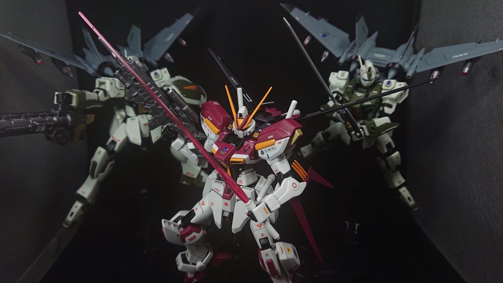 以前“オリジナルジム小隊”と言う作品を投稿した際に、ありがたくもコメントにて「1機だけにピント合うようにして、それ以外を前景や背景のようににしてみる」とアドバイスを頂きました今回はそのアドバイスを意識して撮影してみましたまだまだ未熟ではありますが、以前よりも満足のいく写真を取れたと思いますでは、最後までご覧いただきありがとうございました