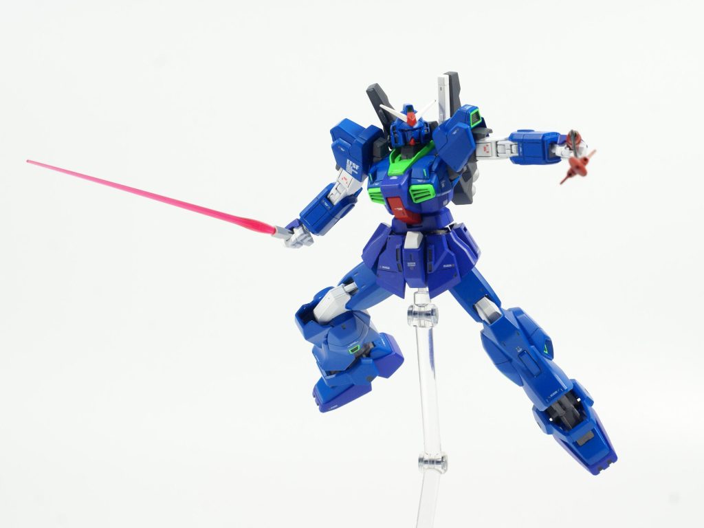 ウミヘビ！改修内容は次の通りです。・各部センサーにラピーテープ等を使用。・上記は光の反射で発光しているように。・顔の改造。・胴体を1㎜延長。・スジボリを全身に追加。・エッジ出し。・モールドの掘り直し。・ウミヘビを追加。・カラーリングをヴァースキカラーに。