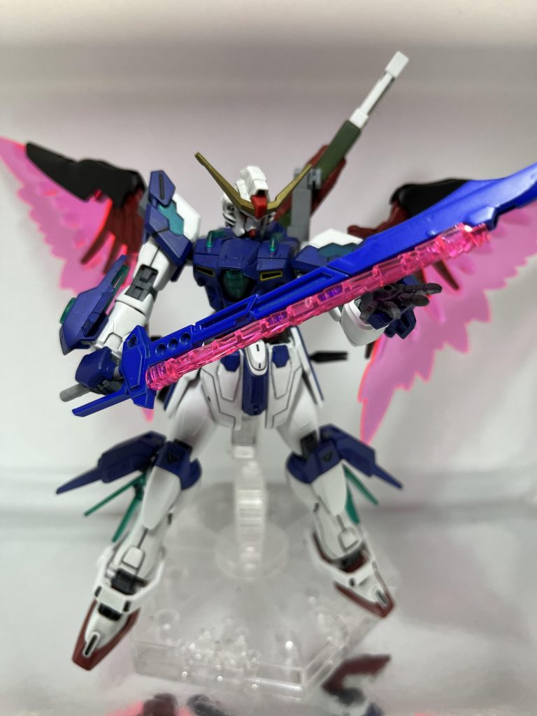 アロンダイトSDのをリペイントSD武器の割にビーム刃取り外しに折り畳みも出来て立派なんですが、肉抜きも凄くてマイッチング❤️