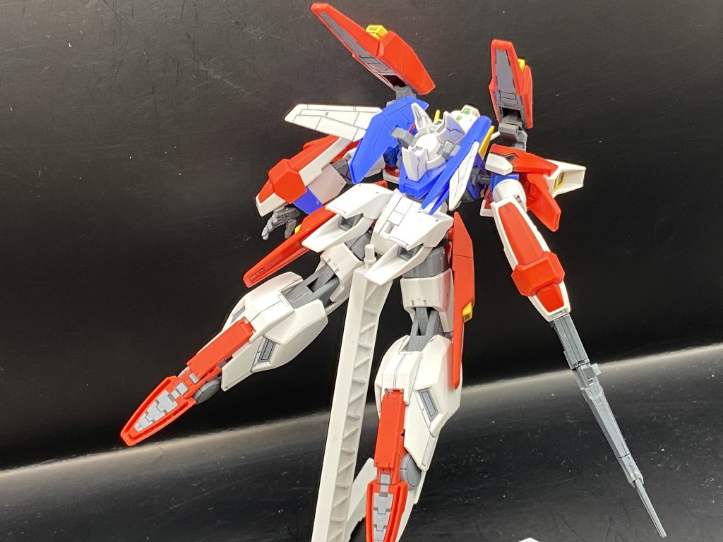 ブースターを展開し翼まで広げた姿を後ろからやっぱりここまで装備があるといい感じです