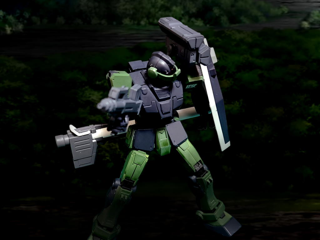 残党軍と交戦レギオス私兵「うっ…また消えた…！なんで　レーダーに反映されねぇんだっ！」