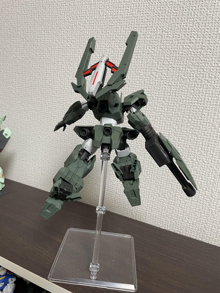 バーニアの配置が良いので後ろ姿までカッコいい!