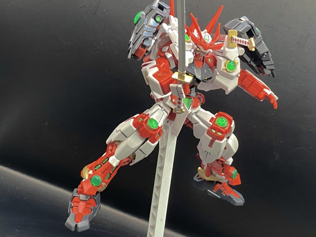 肩のマウントにマウントできるのが良い仕様ですね結構カッチリハマるので外れる心配はあんまりないです