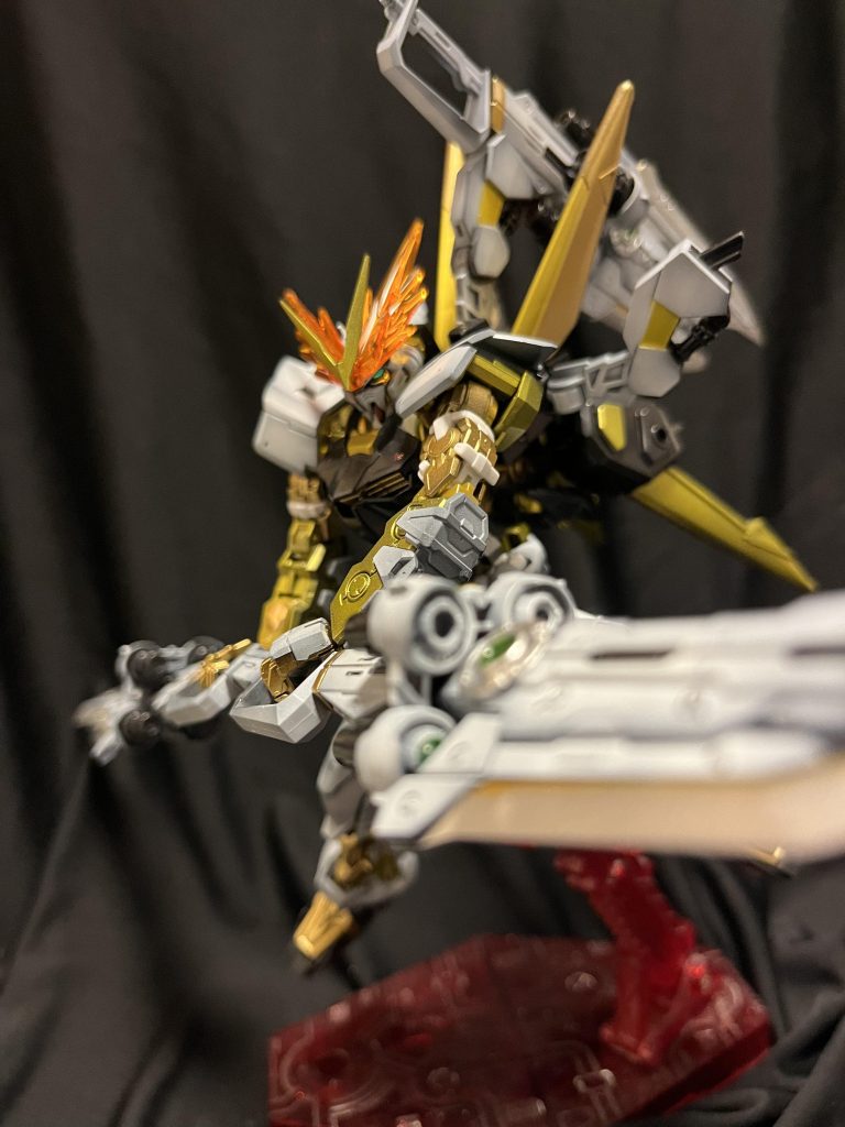 黄金の龍–4枚目/制作者：不満足