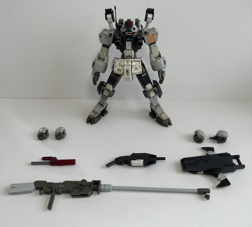 最後はスタティックディスプレイで。ハンドパーツは、右手用:平手、武器持ち手、角度付き武器持ち手左手用:平手、武器持ち手、ビーム剣用持ち手の、計6個制作しました。塗装クリップに甲のパーツがズラっと並んでましたねw