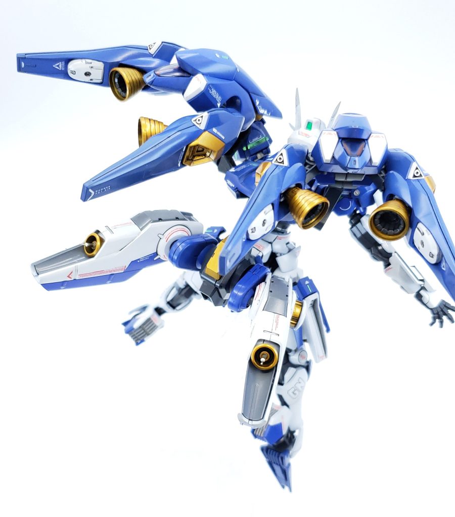 ブラストブースターは向きを反対にしバーニアを取り付けフルバーニアンっぽく。更に2枚に追加し羽っぽくしました(*^^*)