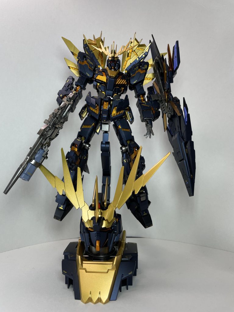 ヘッドマウントディスプレイ付きの全体像ヘッドマウントの方はバルカン付きなんですねRGにはないのにちなみにアンテナのヒケ処理が中々しんどいです