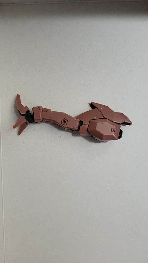 脛部分を腕のパーツに変更