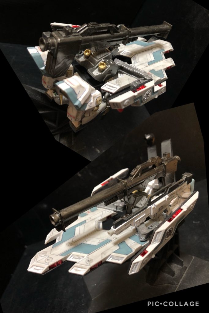 oyz「Aパーツ、μアタッカーです。本体の可変方式はサザビー可変検証試作型と同じであうが、板ファンネルが配置する事で全く違う外見になります。」シャア「すごい板感であるな。」oyz「背面に設置した板ファンネルを全て分離して、可変時に正位置に持ってこなければならないので、まるでパズルの様で泣きそうになりました。」シャア「自分で作ったのだろう。」oyz「板ファンネルの扱いも厄介で。配置を間違えるとこうならないんですよ。だから可変させるのに時間がかかっちゃいます。」シャア「厄介なものを作るからだ。」・Bパーツ “μナッター”