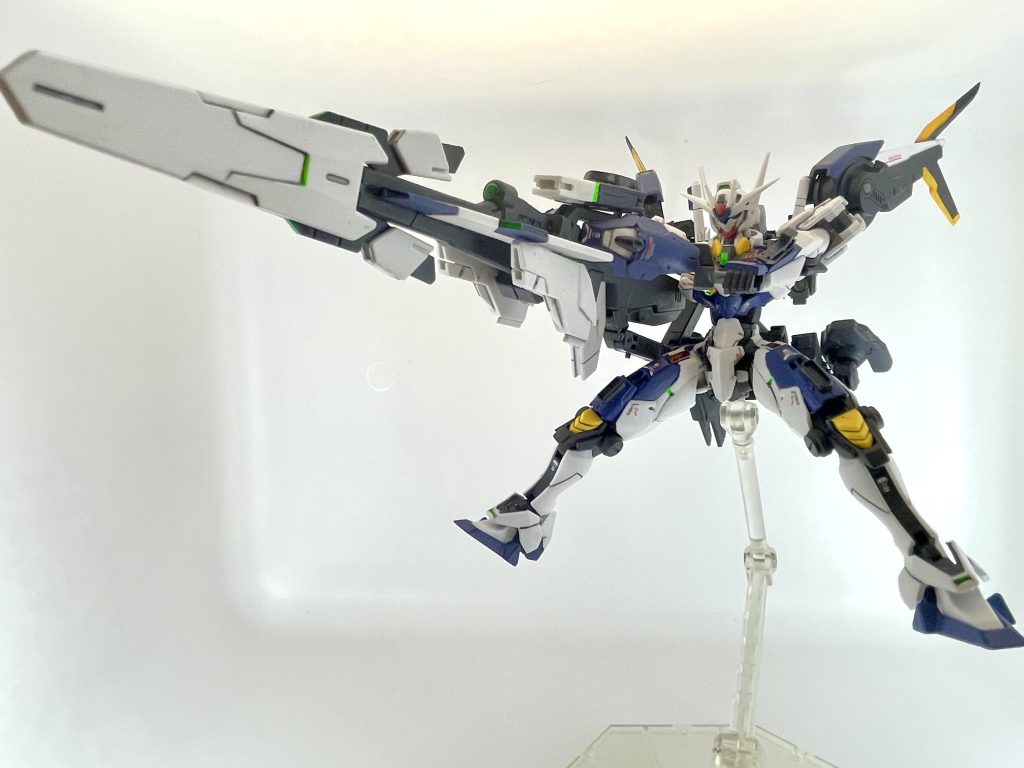 ガンビットランチャー発射形態両手持ち可能。