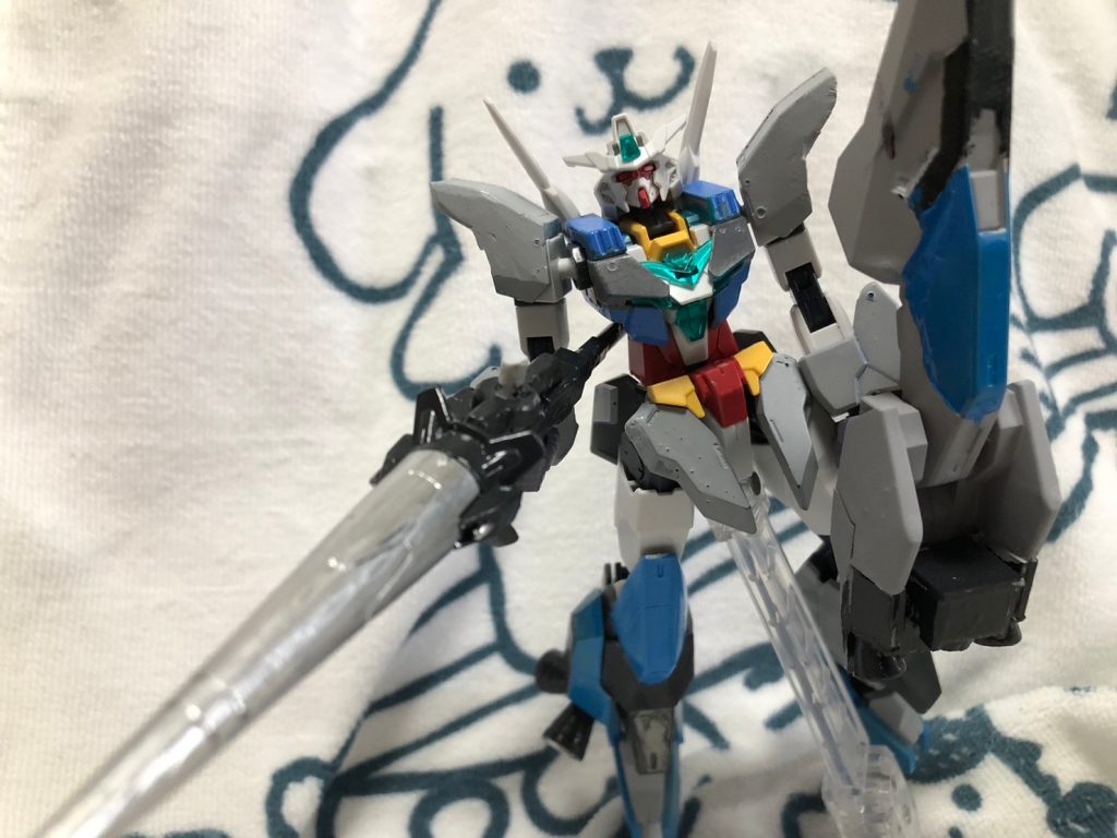 ビームランスは本来クリアの緑ですが，実力がない為銀で塗装。ジャスティスナイトの槍そのまま持ってきてます。