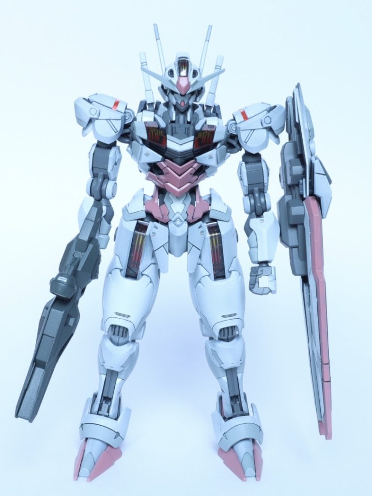 塗装は水性ホビーカラーをエアブラシ塗装しています。下地の黒サフから塗り重ねましたが、吹きむらができないように塗装するのが難しかったです。エアブラシに挑戦したばかりなので練習が必要ですね。