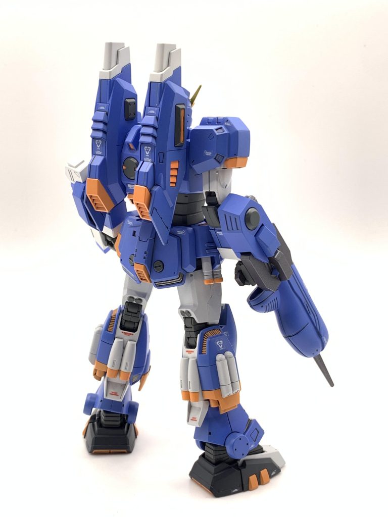 後ろも情報量が多くて、見応えがありますね。