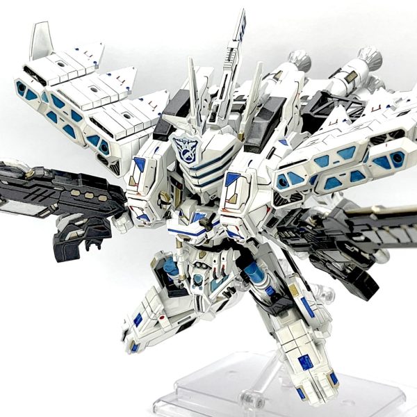 サージェントウェルデバスターガンダム”WHITE-GLINT”