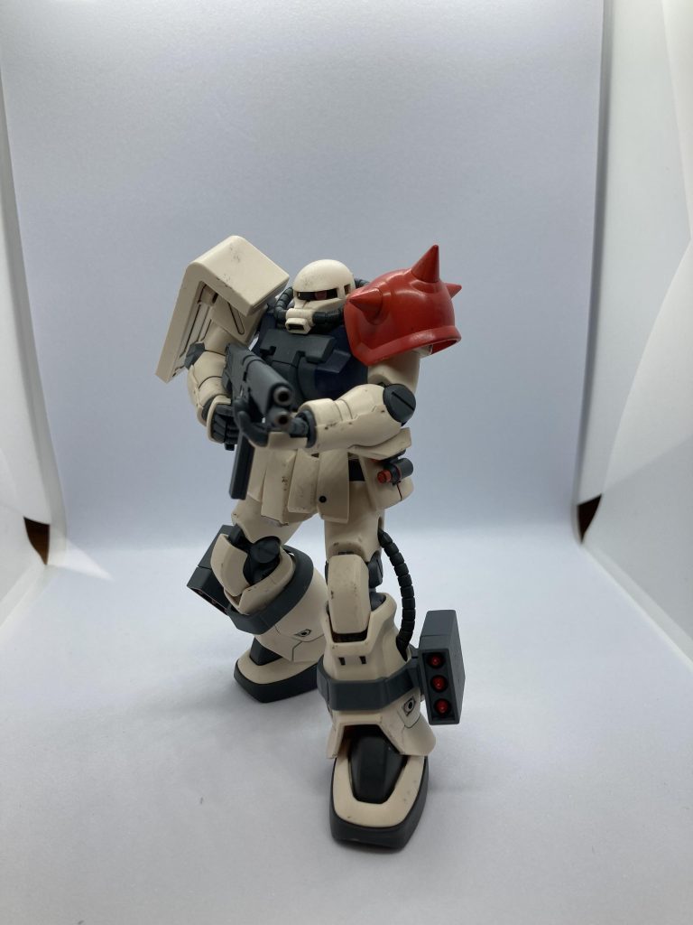 マシンガンを構えて一枚。「打てー！！！」