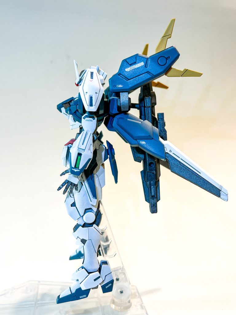 発光部は蛍光塗料で、部分塗装はエナメルとシタデル等