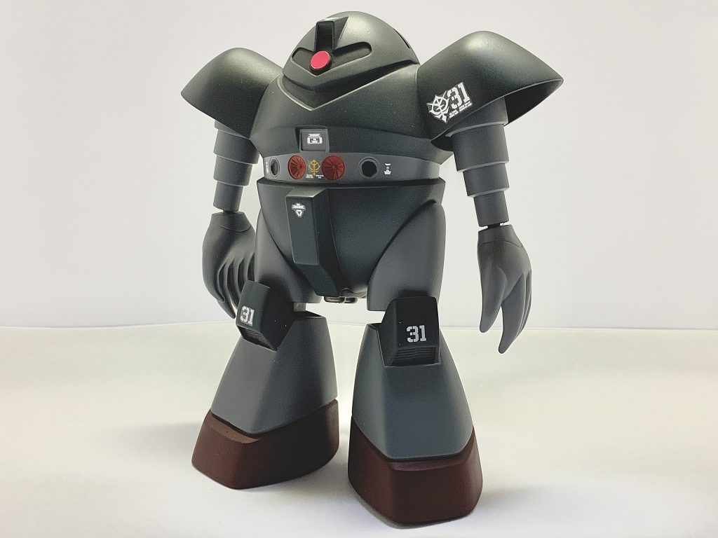 元々ほとんど動かないキットなので、関節部は全て固定して作っています。