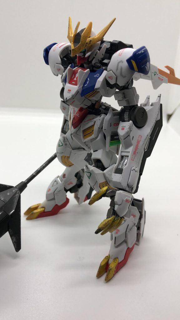 今回はすこーしだけ汚しをかけました。ほんの少し、ガンメタで塗装剥がれの表現。