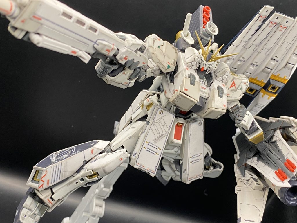 ハイパーメガライフルも余裕で構えられる迫力満点！