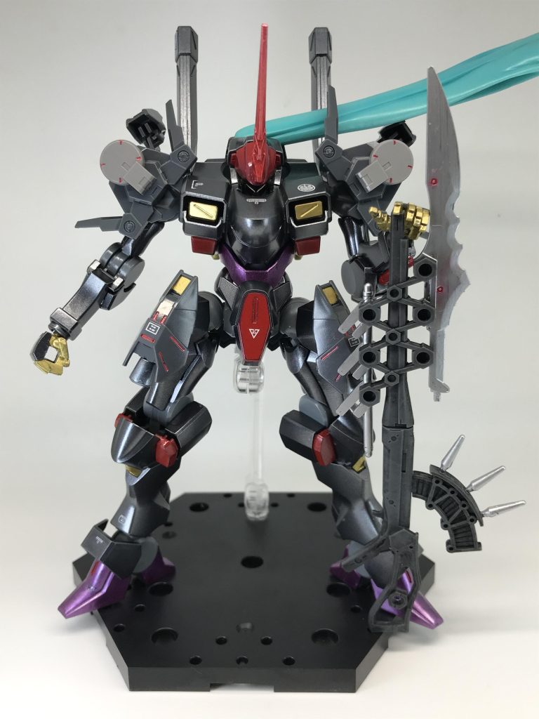 自立は可能なのですが、写真撮るのにいちいちバランス取るのと武器を立てるのが面倒なので…ここから台座付き🙄やはり汚しを入れないと、私のお手抜き塗装では誤魔化しが効かないので微妙かも…