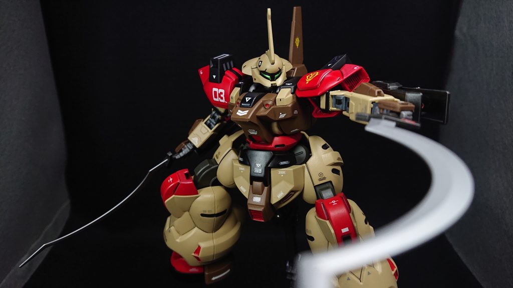 今回のおすすめポイントは“武装”と“機体カラー”ですこれまで製作してきたディランザは重武装になりがちだったので、武装を減らし“イサギヨイ装備”でまとめてみました機体カラーはイベントに参加するために急遽“赤”とバランスと取るために“黒”を追加しました機体にメリハリが生まれ結果的にかなり良い出来になったと思いますでは、最後までご覧いただきありがとうございました