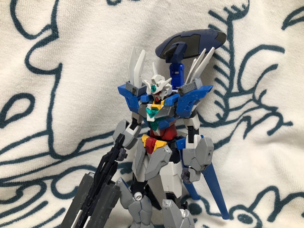 よく見たらカメラぽいところもあったのでディテールパーツで追加。