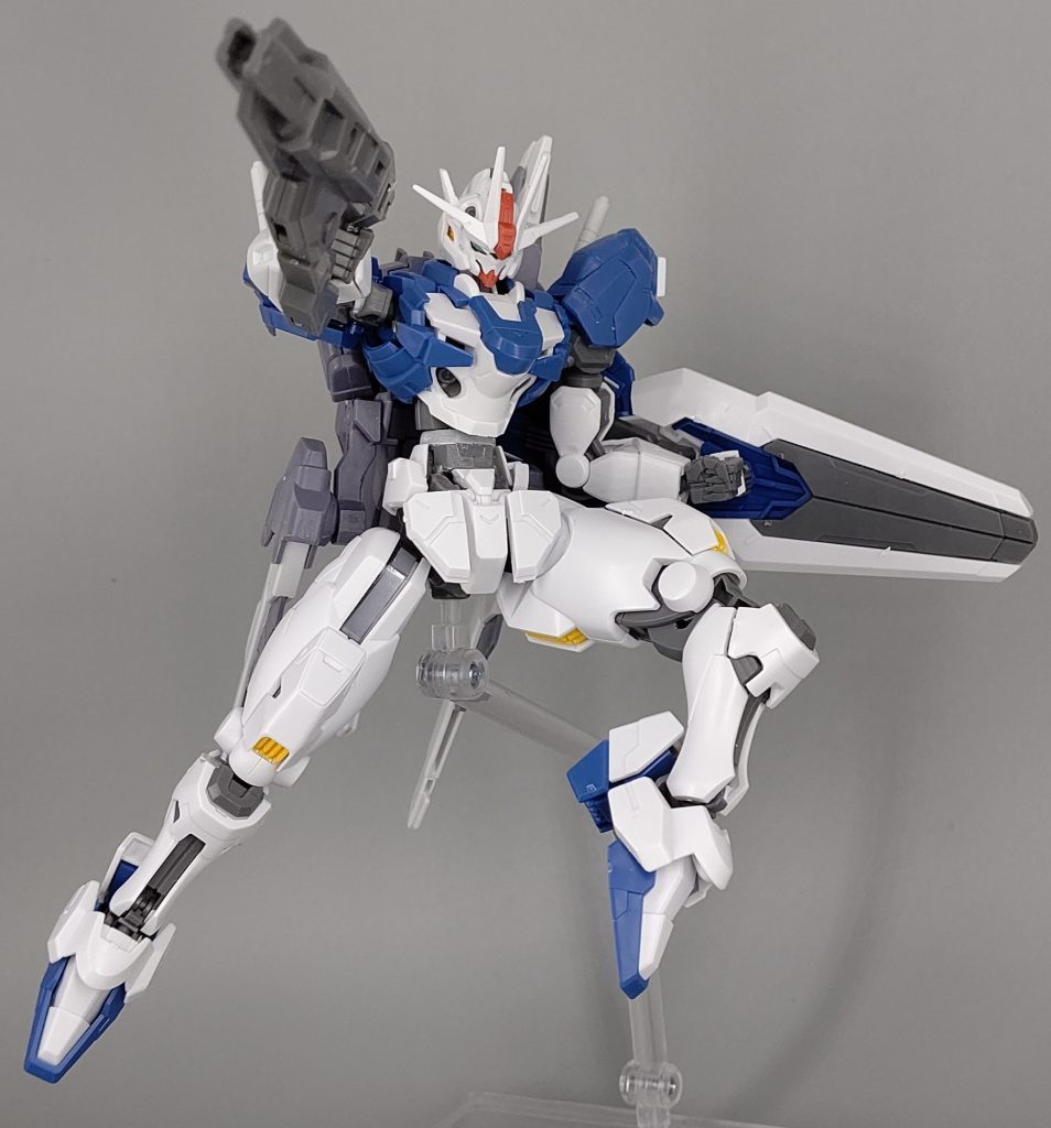 こちらは素組みです。この時点ではクアンタとのミキシングは頭にありましたがカラーは設定通り塗ろうと思っていました