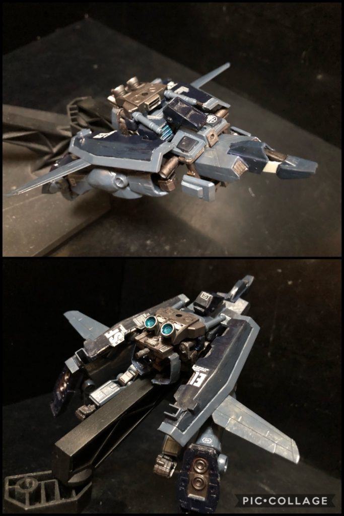 マゼンダさんの動画ではもっと細かく配置換えする様子がありましたが、なるべく簡易に可変する様にしました。では、一旦MS形態に戻しましょう。MS時の可動域は、コアブロックの干渉と可変機構の為、ちょっと狭いです。特に腿があまり上にあがらないんです。腰の捻りも無いので、ちょっとポージングは限られちゃいますね。