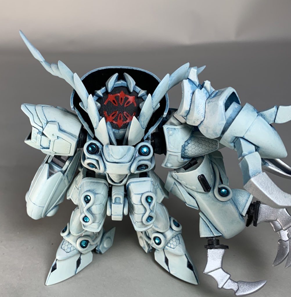 首がないのが特徴