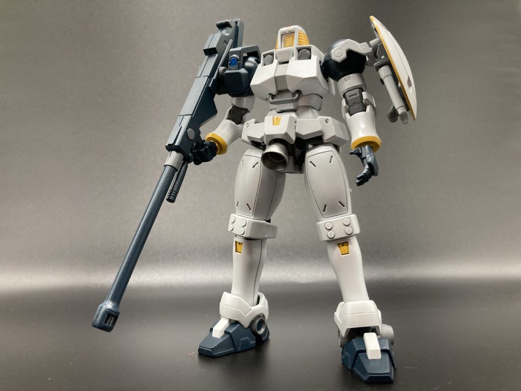 ゼクス専用？リーオー(ドーバーガン・シールド・サーベル・パラシュート装備)トールギスの配色。薄めのパールコート、頭頂部に赤のラインデカール、腰部のバーニアを大きめのものに置き換えています。