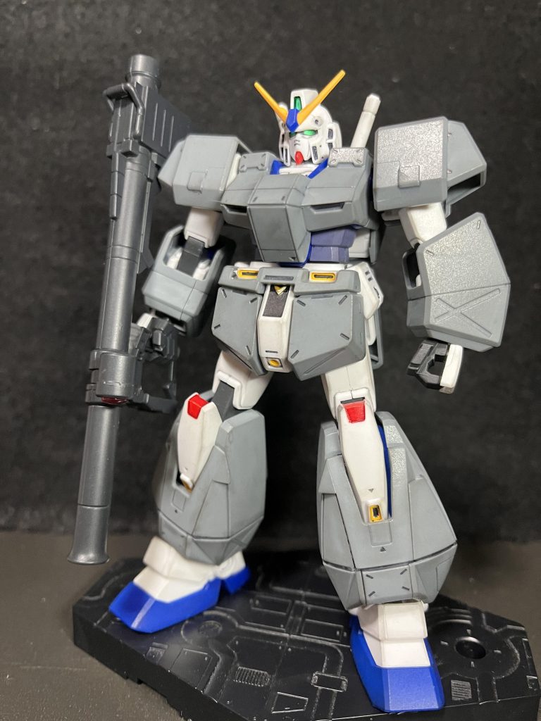 バズーカを装備してバトオペ仕様に…バズーカはオリジンガンダムから適当にジャンクパーツでハンドガードを付けてみました
