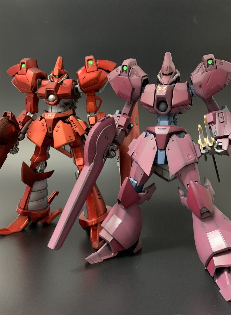 最後に過去作のガルバルディと一緒に。過去作はあくまで似てるパーツのミキシングという感じでしたが、今回はできる限り削って形を変えたり、全く似てない部分は自作したりと新しいことに挑戦したつもりです。