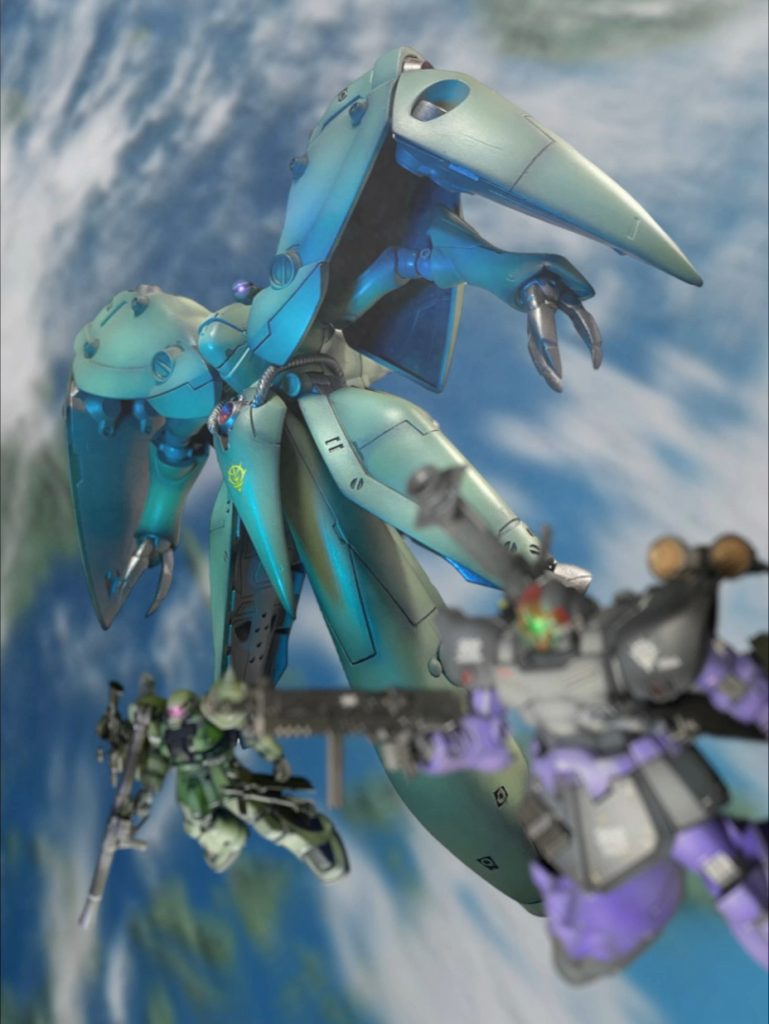 リックドムII（カリウス機）と、ザクIIF2型（名もない兵士）にも写り込んでもらいました。