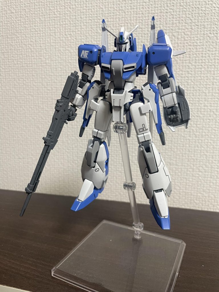 ニナに魔改造される前のZプラス肩のフレキシブルスラスターが無くアムロ専用Zプラスに合わせた配色で青と白をベースに作られてます。次からは皆様の脳内ボイスをフル稼働してお楽しみください。