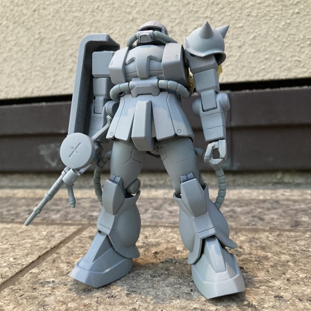 サフ完了。これを撮りたくて、いつもは部分的に塗装に入るのをグッと堪えました。