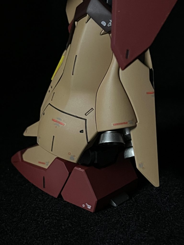 脚②今作のシルバー部は光沢で仕上げました。普段はまとめてつや消ししてしまうんですが、やはりこちらの方が質感差が出て良いですね。