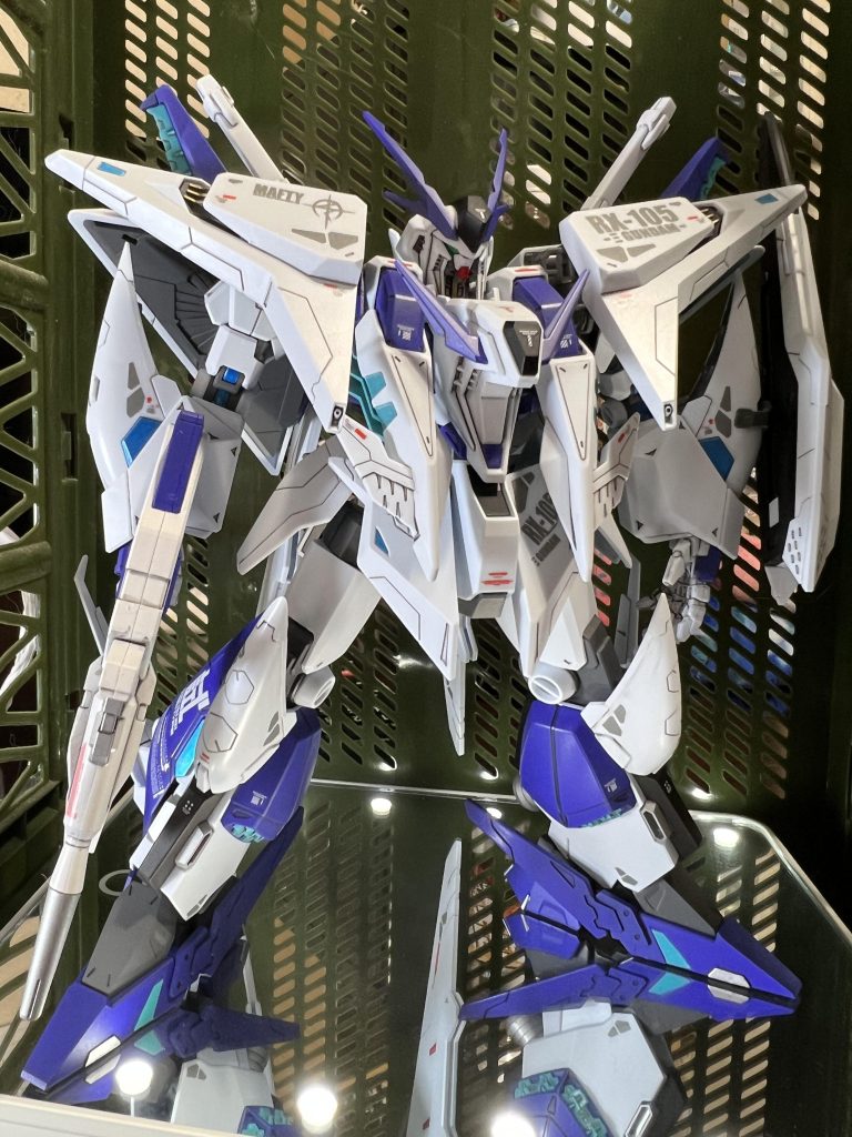 微妙なカラーリング変更をしてます。