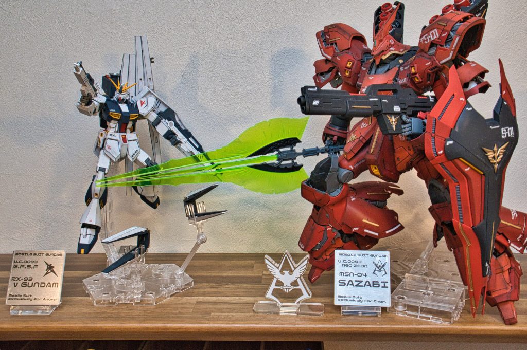 MGサザビーVer.kaと並べました。ネームプレートも自作です。